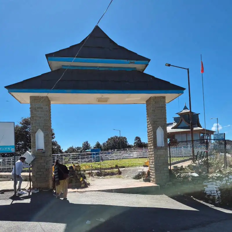 Hatu-Temple-at-the-top-of-Hatu-Peak-near-Shimla