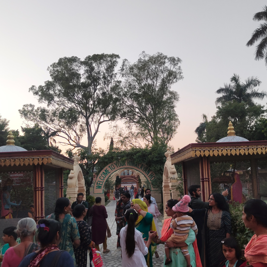 parmarth niketan room booking online